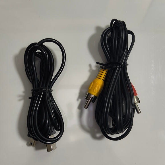 2 handheld games - Picture 4 of 4